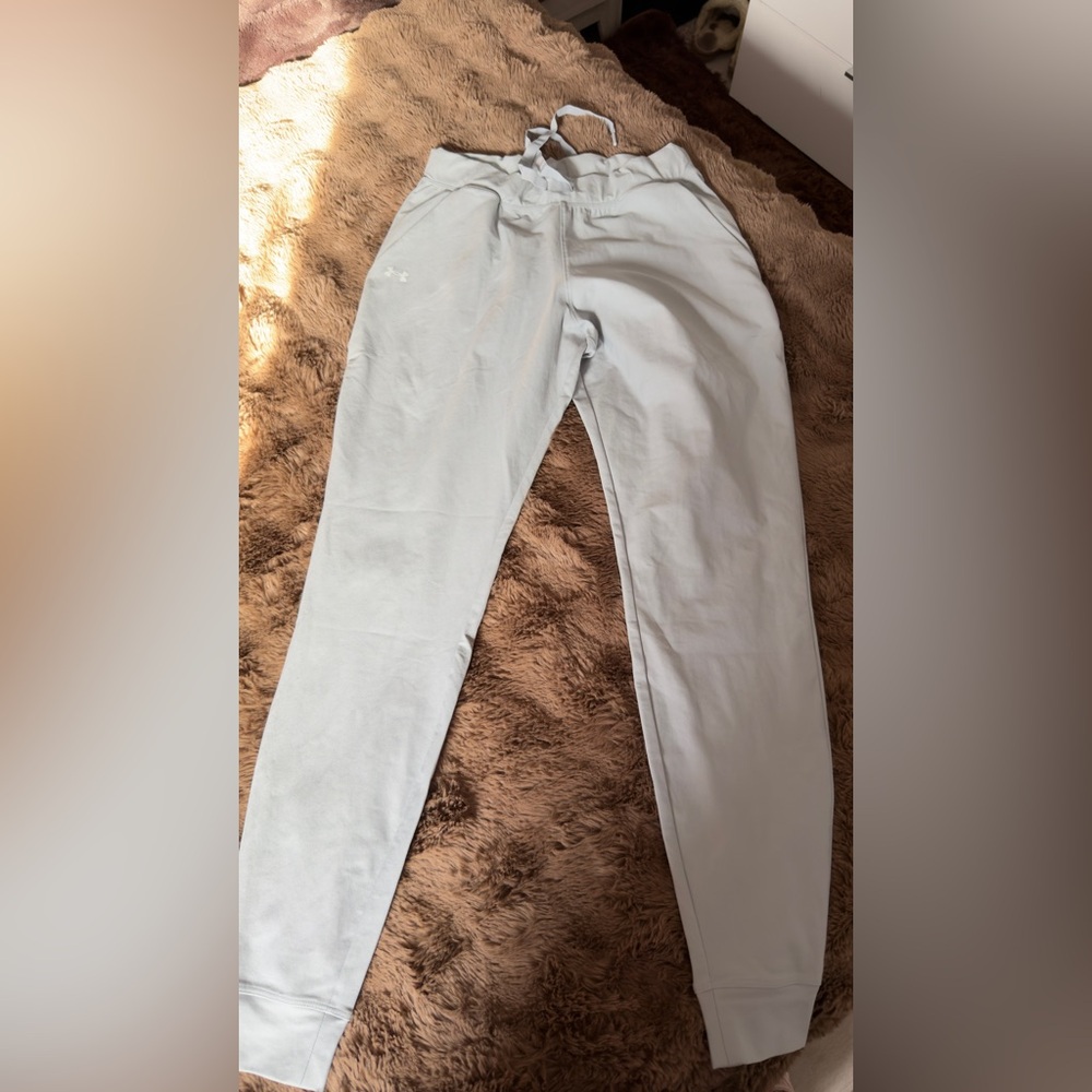 Under Armour Men's Light Gray Joggers